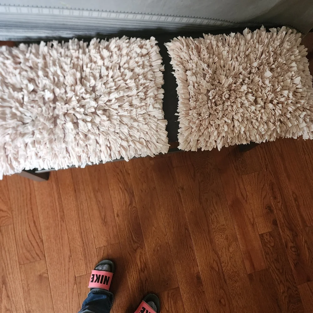 Luxurious Pink Bath Mat Super Cute Verily Used. 2 Bath Mats
